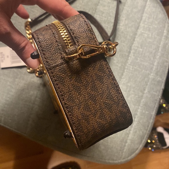 Michael Kors NYC license plate crossbody NWT - Picture 5 of 12